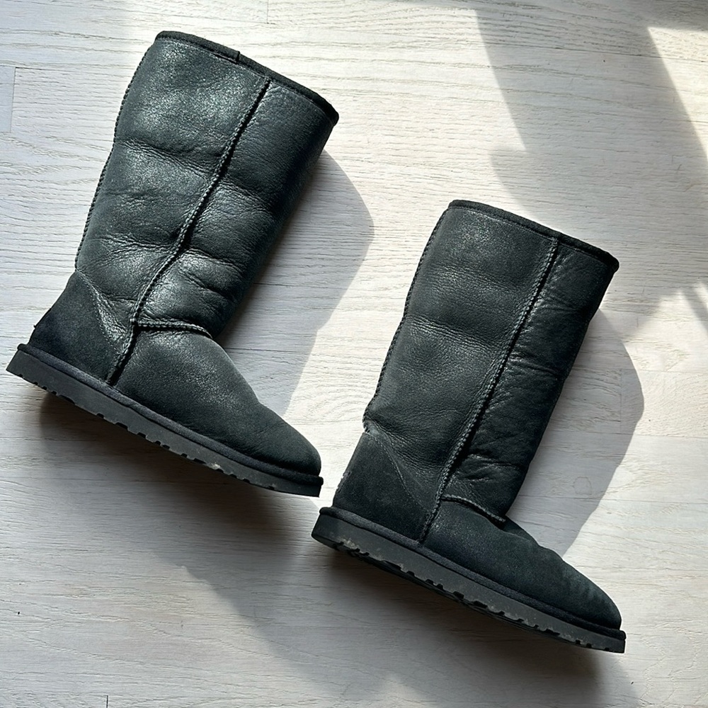 Black size 6 tall black (with shimmer) Uggs. 2017. Worn once. See pics.